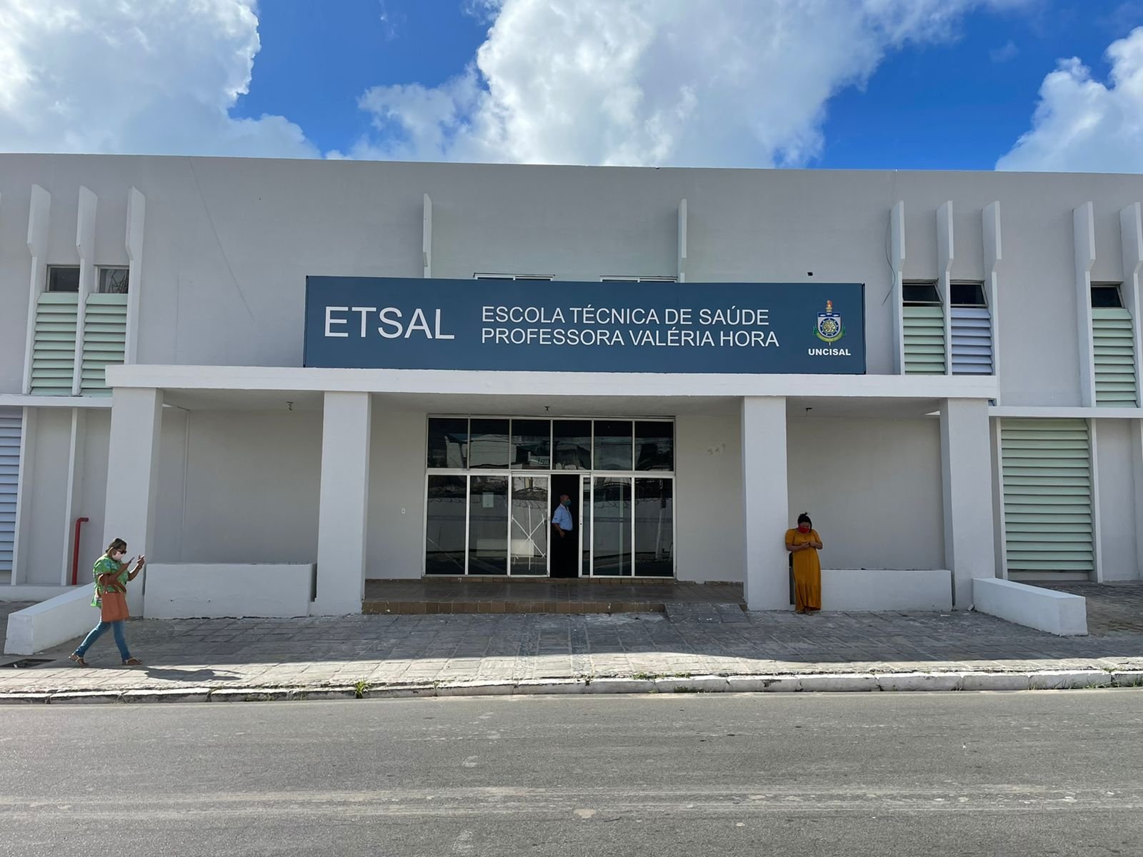Etsal/Uncisal e Fiocruz Brasília abrem inscrições para banco de currículos de educadores