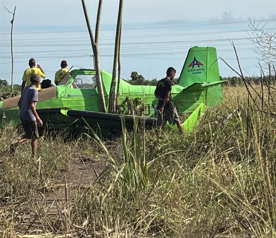 Aeronave agrícola faz pouso forçado em Pilar; piloto sofre ferimento leve