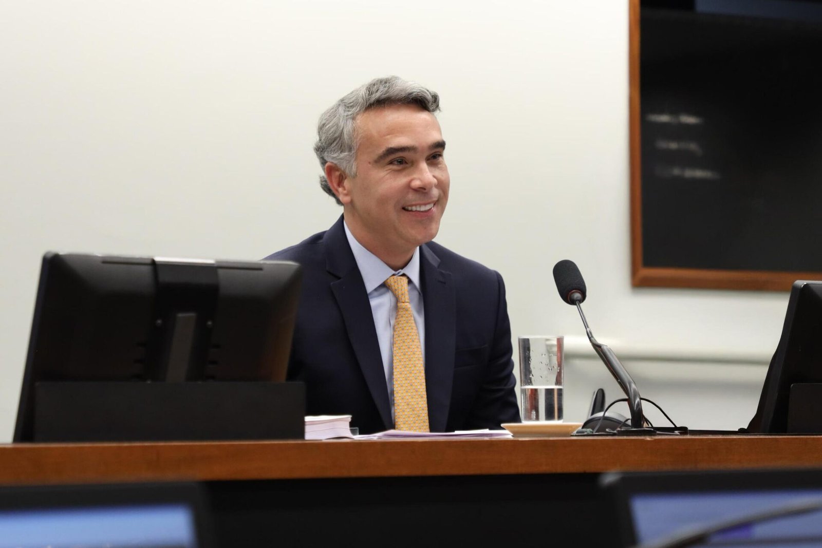 Rafael Brito defende a importância de tratar sobre saúde mental nas escolas