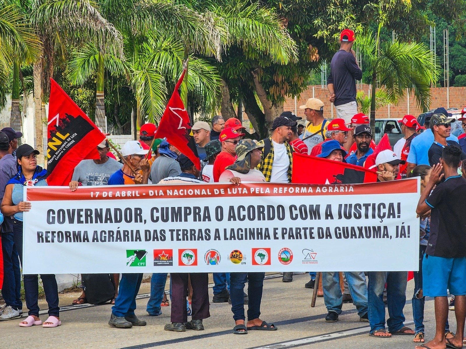 Em Alagoas, movimentos do campo bloqueiam rodovias em pressão por Reforma Agrária