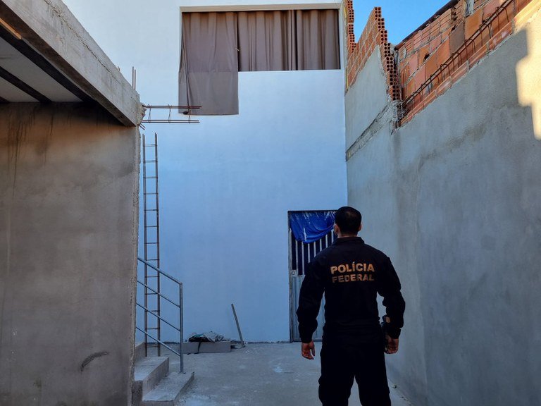 PF deflagra operação de combate à lavagem de dinheiro e tráfico de drogas em Alagoas