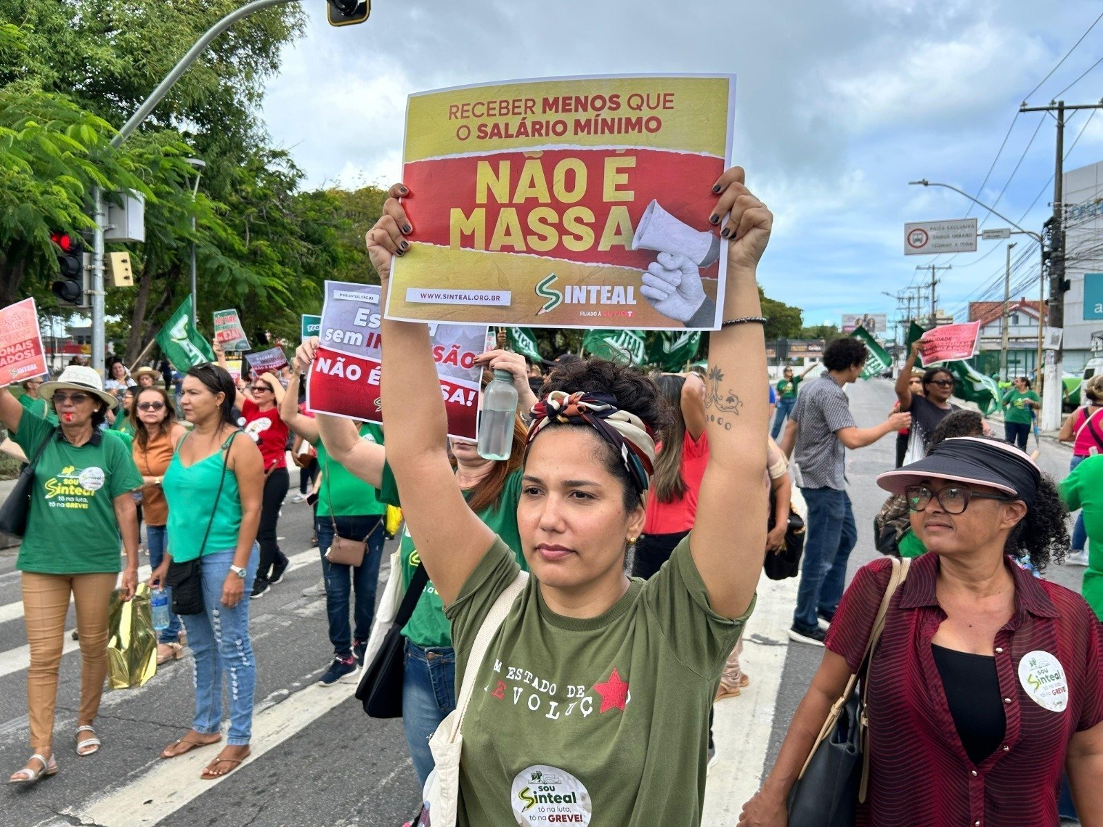 Trabalhadores da Educação mantêm greve em Maceió e protestam contra gestão municipal