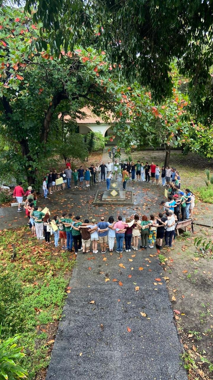 Abraço simbólico ao Museu de História Natural da Ufal pede restauração urgente