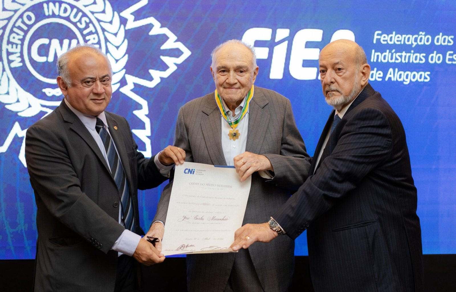CNI e Fiea homenageiam José Carlos Maranhão com a Medalha do Mérito Industrial