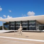 Juristas alertam para risco de enfraquecimento do STF e defendem reforma para conter excessos