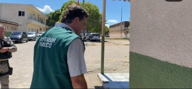 Braskem banca reparos no 4º Batalhão da PM enquanto moradores continuam desamparados