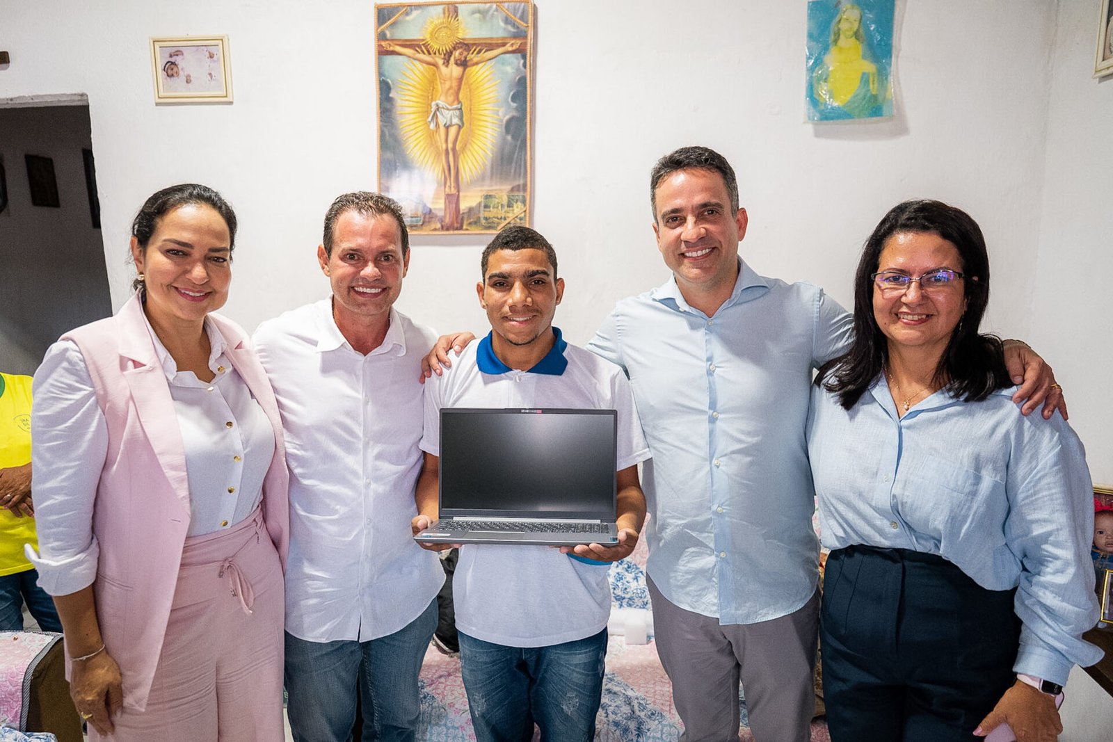 Em Capela, governador entrega creche, autoriza pavimentação e anuncia investimentos em saneamento