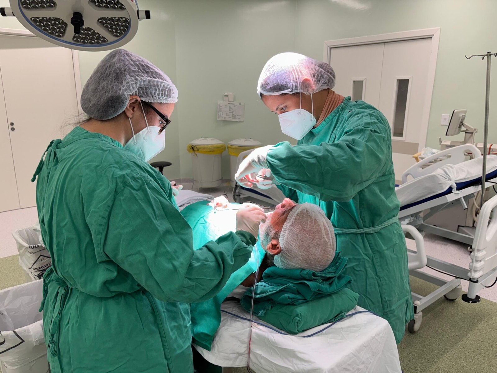Antes da cirurgia cardíaca, tratamento odontológico salva o coração de paciente em Maceió
