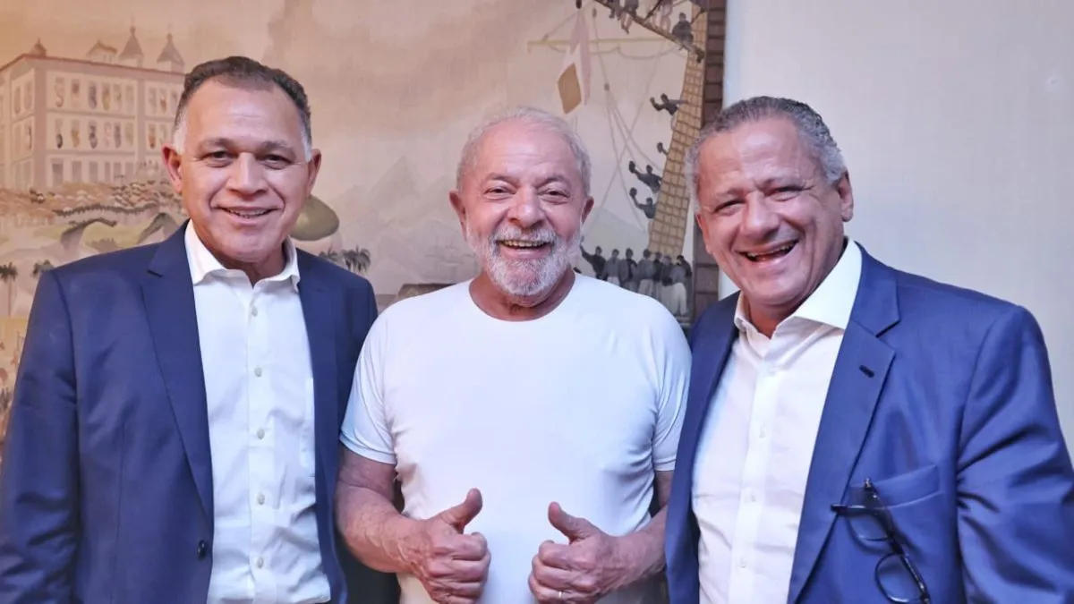Lula reencontra advogados que o acompanharam durante prisão em Curitiba