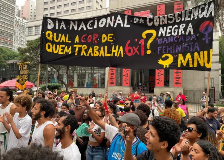 ‘Redução da jornada de trabalho é luta de classes’, diz pesquisadora da Unicamp