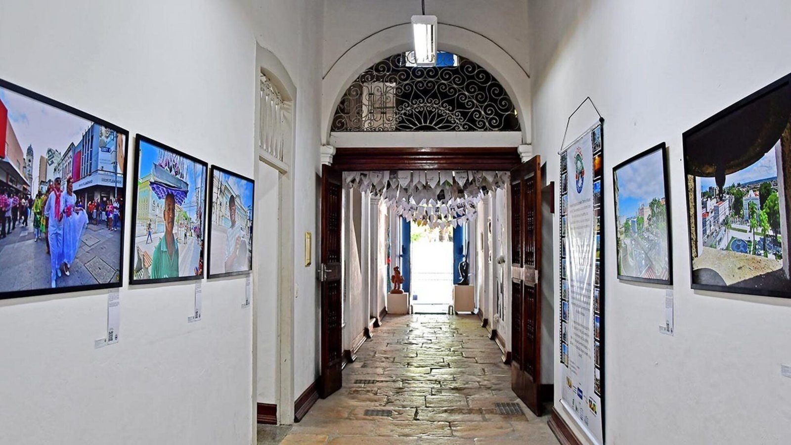 Mostra fotográfica sobre o Centro inaugura espaço de exposição na Biblioteca Pública Estadual