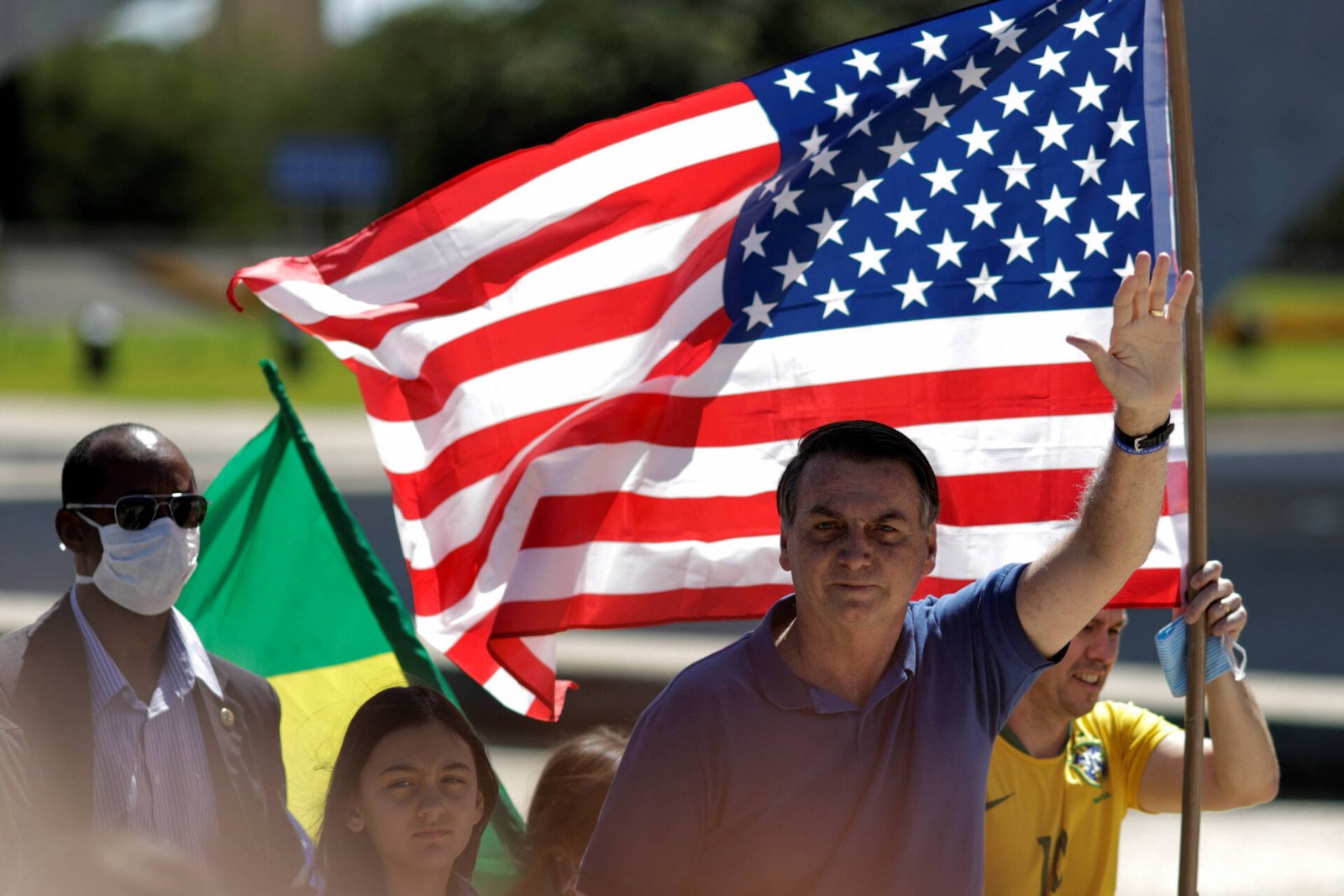 Quando o patriotismo muda de mãos