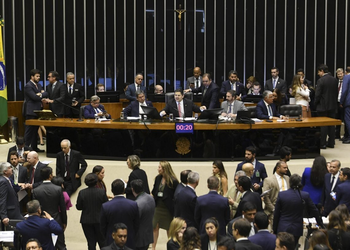 A quem representam? O Parlamento e o impasse da democracia no Brasil
