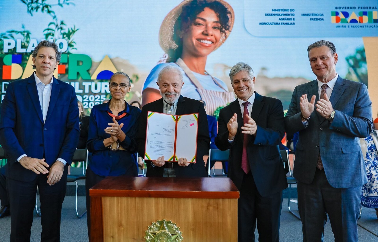 Lula assina Pronara e recoloca a redução de agrotóxicos na agenda nacional