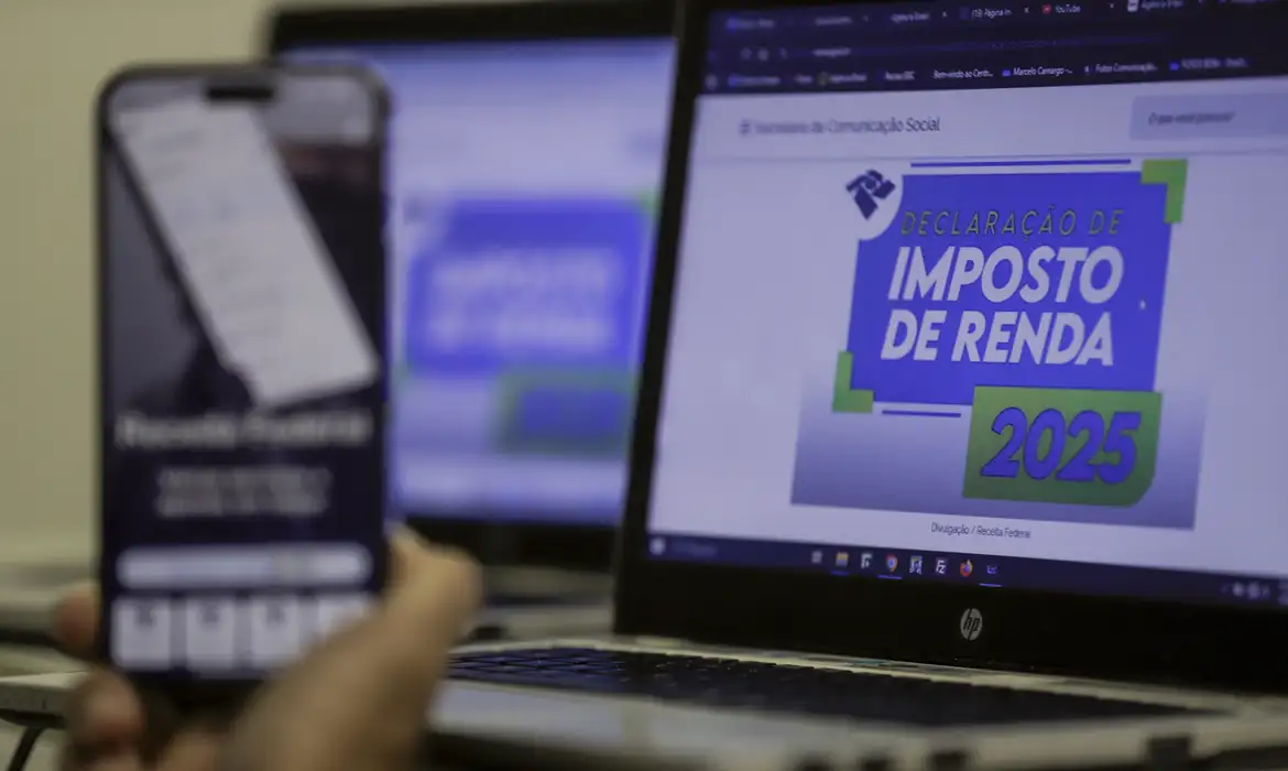 Receita Federal libera consulta ao 3º lote da restituição do IRPF 2025 nesta quinta (24)