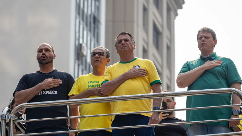 Tarifaço de Trump expõe divisão no bolsonarismo e fortalece narrativa da soberania nacional