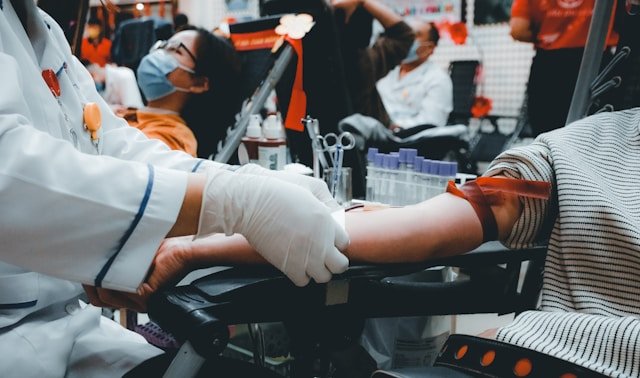 Doar sangue pode beneficiar a saúde do doador? Estudo sugere que sim