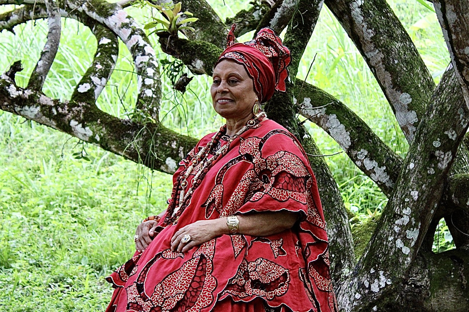 Mãe Neide lançará novo livro na Bienal de Alagoas