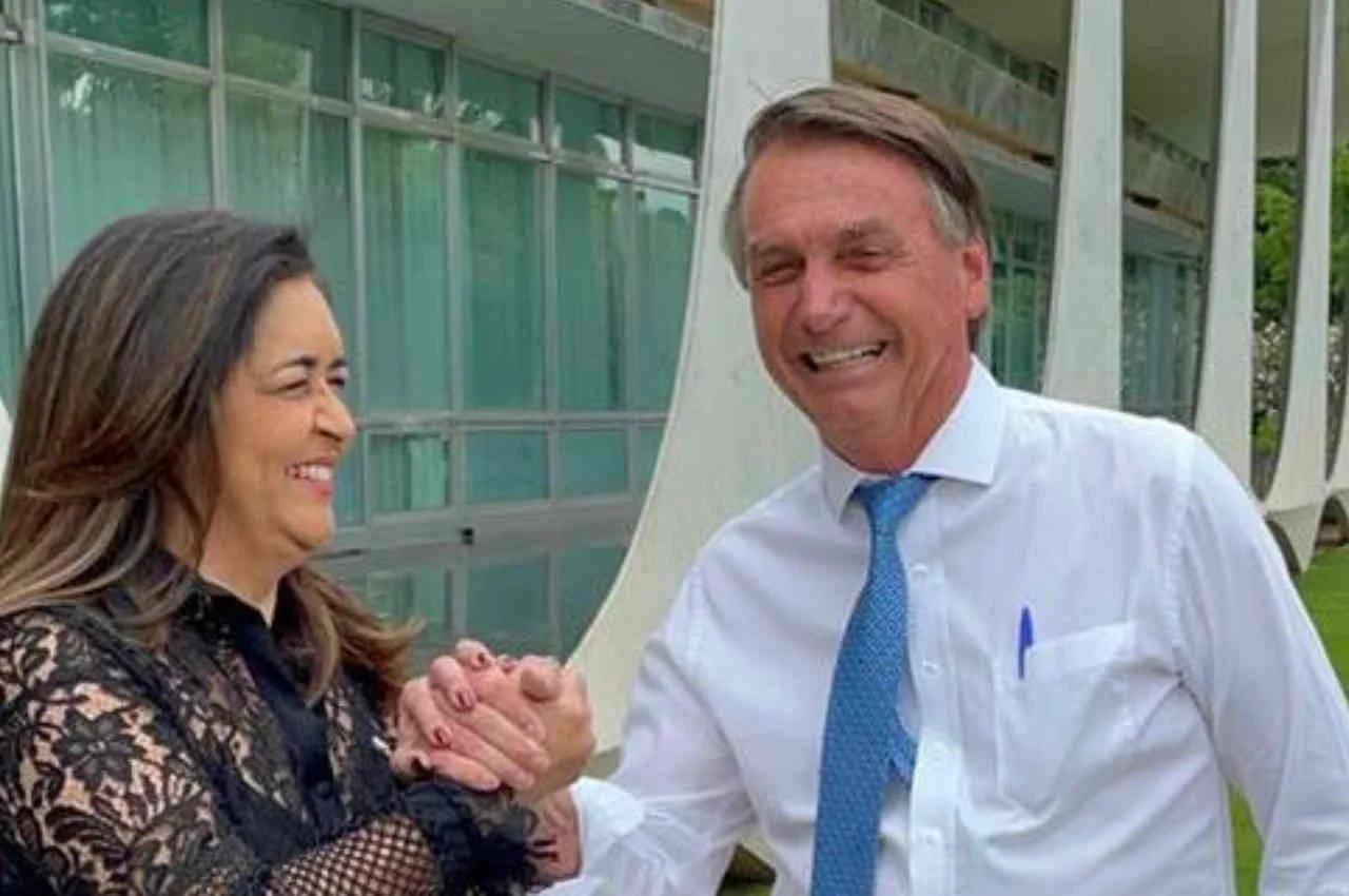 Mãe de JHC decepciona base bolsonarista e não assina pedido de impeachment de Moraes