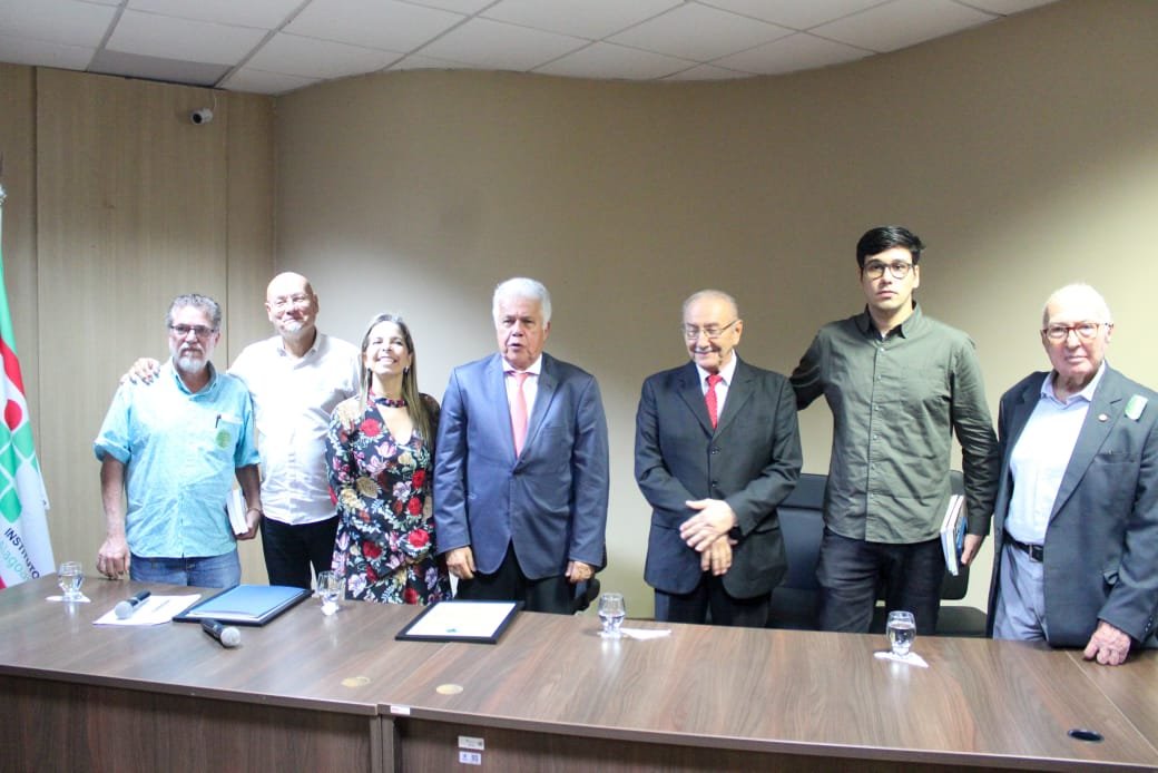 Alagoas realiza maior ato cívico pelos 40 anos da redemocratização do Brasil