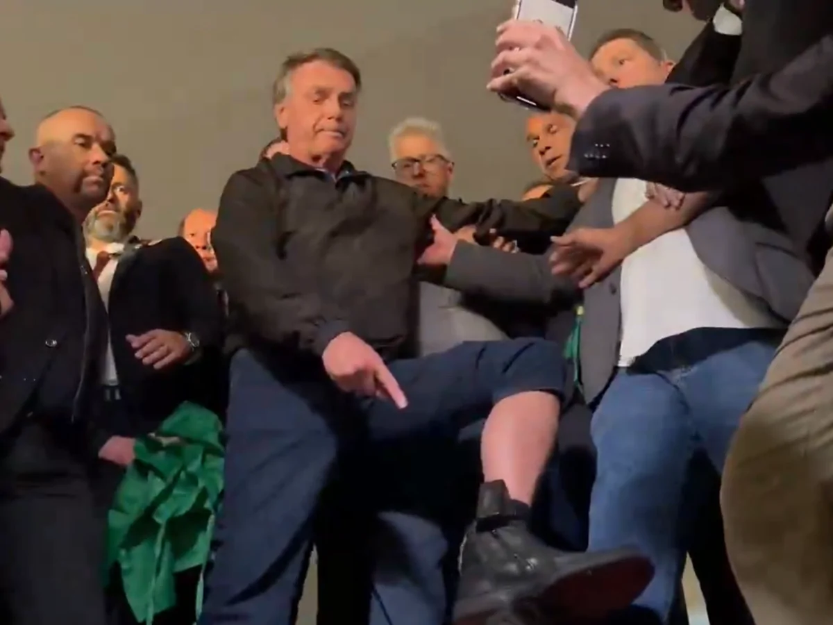 Bolsonaro perde terreno na opinião pública