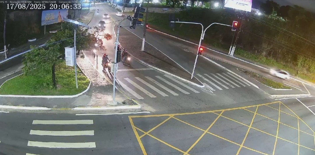 Homem é atropelado ao tentar atravessar avenida no bairro do Feitosa
