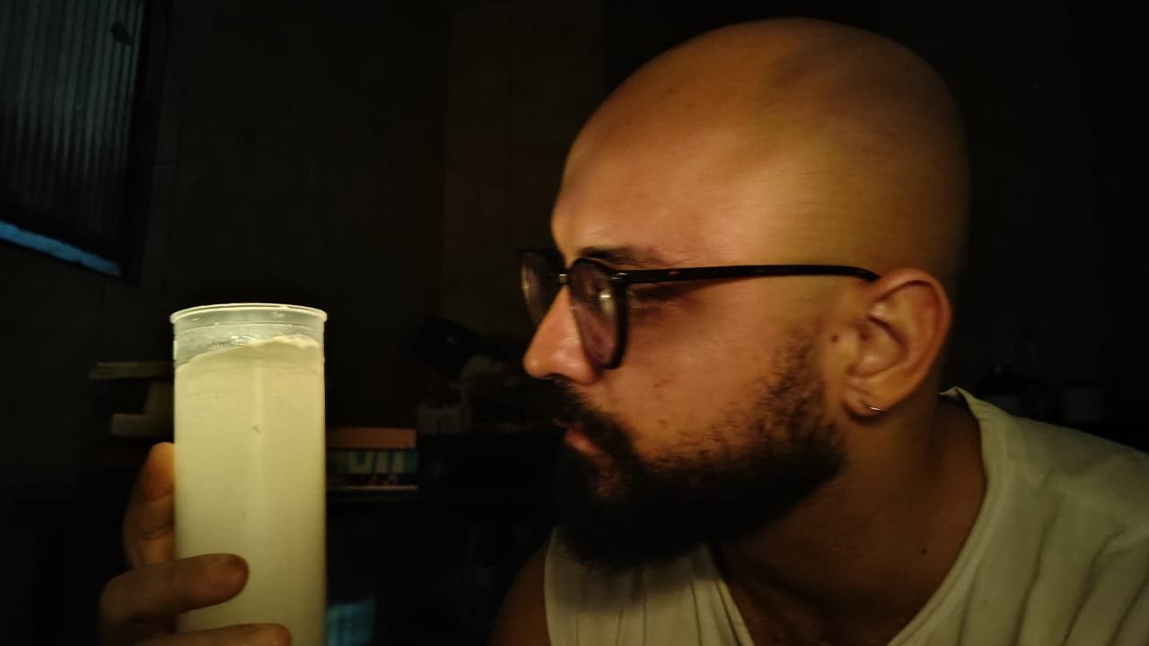 Jamerson Soares apresenta peça inspirada na poesia de Arriete Vilela no Theatro Homerinho