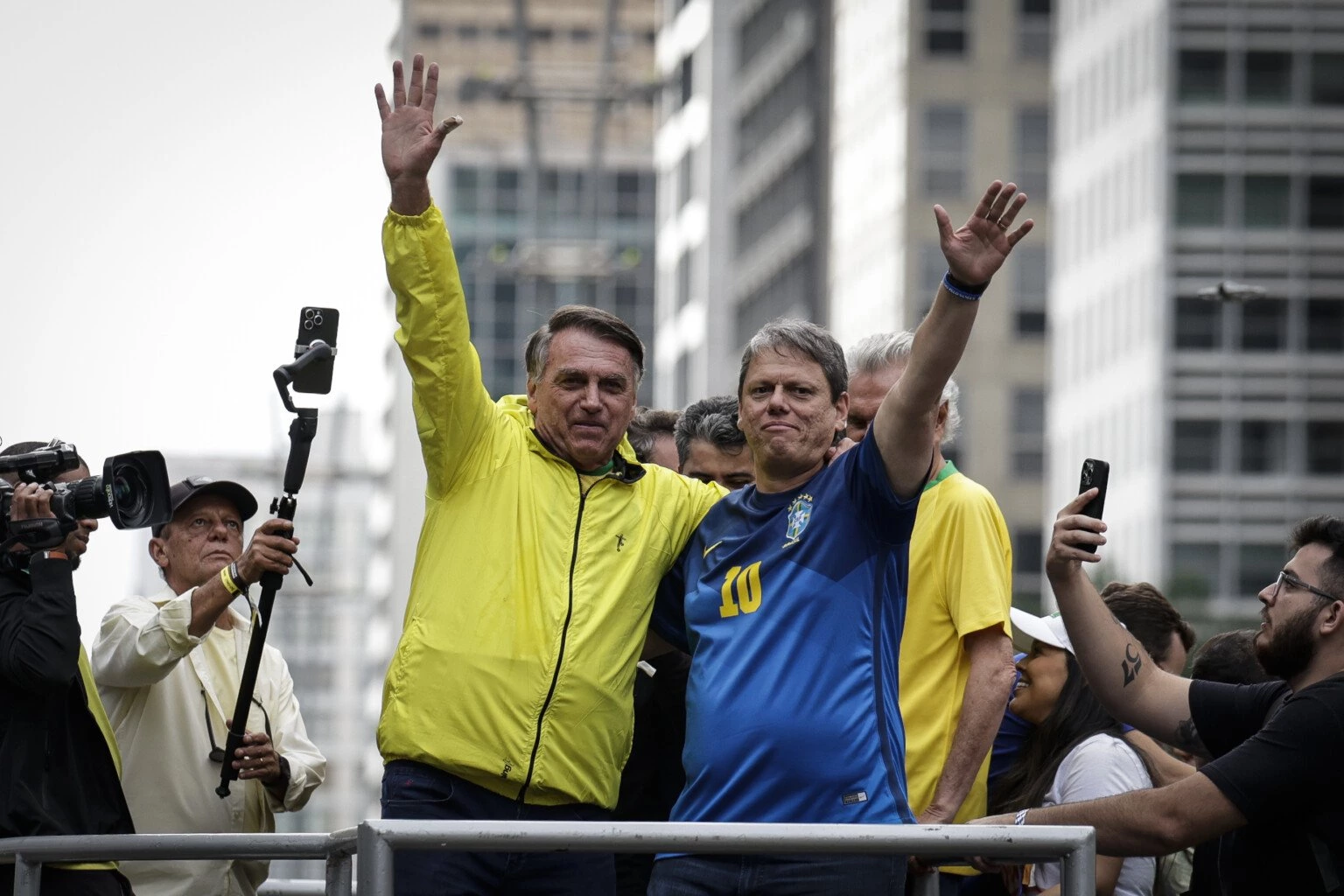 Tarcísio deixa claro que é golpista e um Bolsonaro 2.0