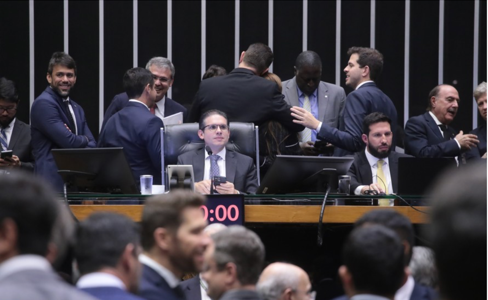 PEC da Blindagem: a porta aberta para criminosos no Congresso