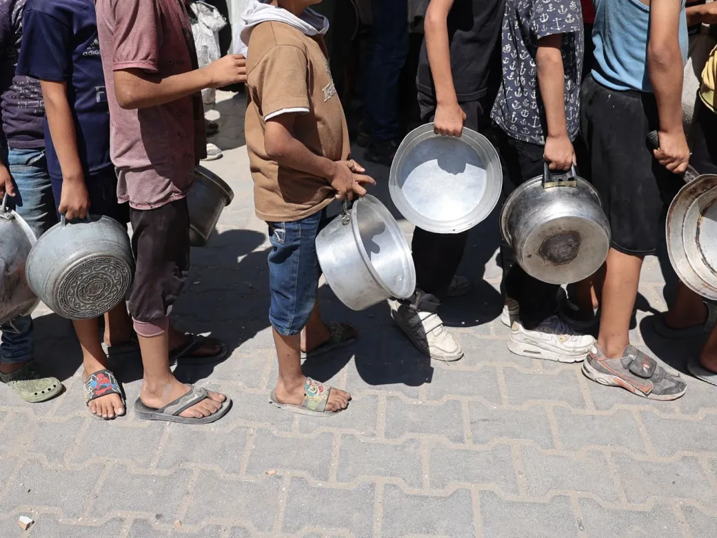 Sob ataque de Israel, desnutrição infantil na Faixa de Gaza atinge recorde em agosto, diz Unicef
