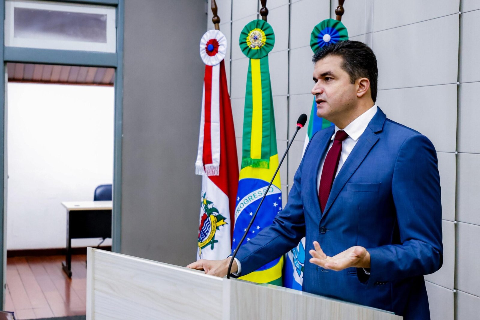 Rui Palmeira denuncia risco a aposentados após investimento de R$100 milhões do IPREV no Banco Master