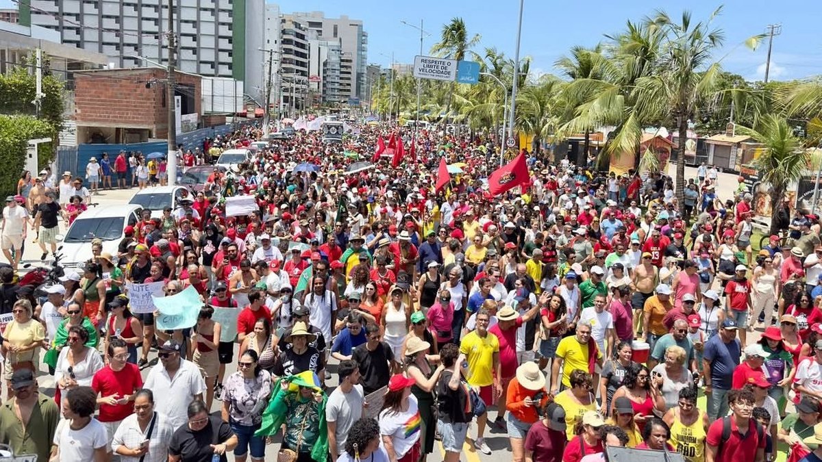 Milhares protestam em Maceió contra a PEC da Blindagem e o PL da Anistia