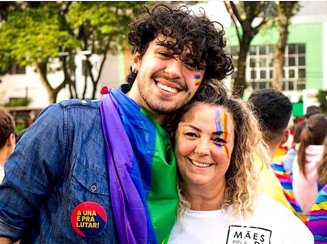 Mães pela Diversidade transformam afeto em política de resistência em SC