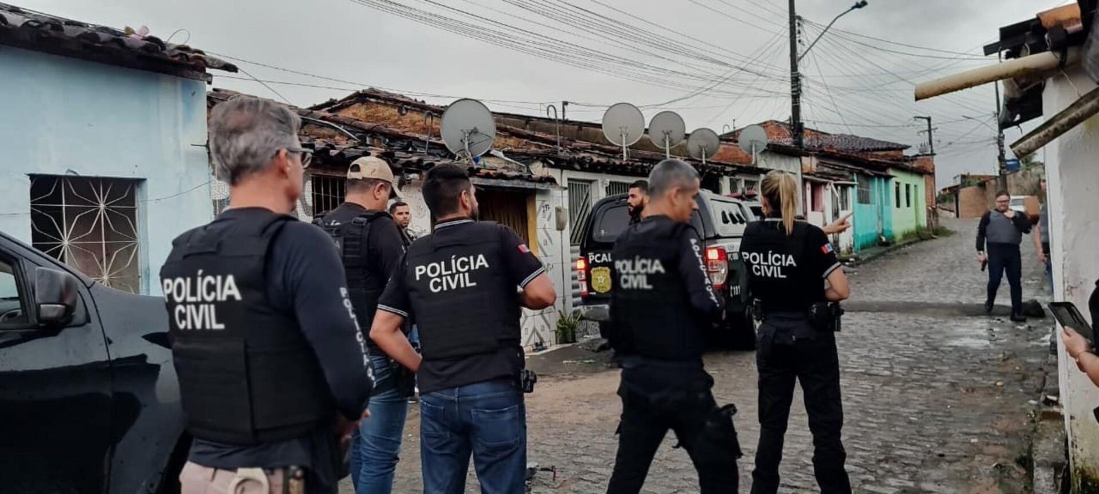 Cajueiro: mãe é presa e filha adolescente apreendida em operação da Polícia Civil