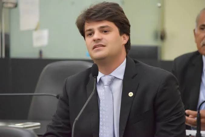 Deputado Breno Albuquerque é preso em flagrante após provocar acidente grave em Maceió