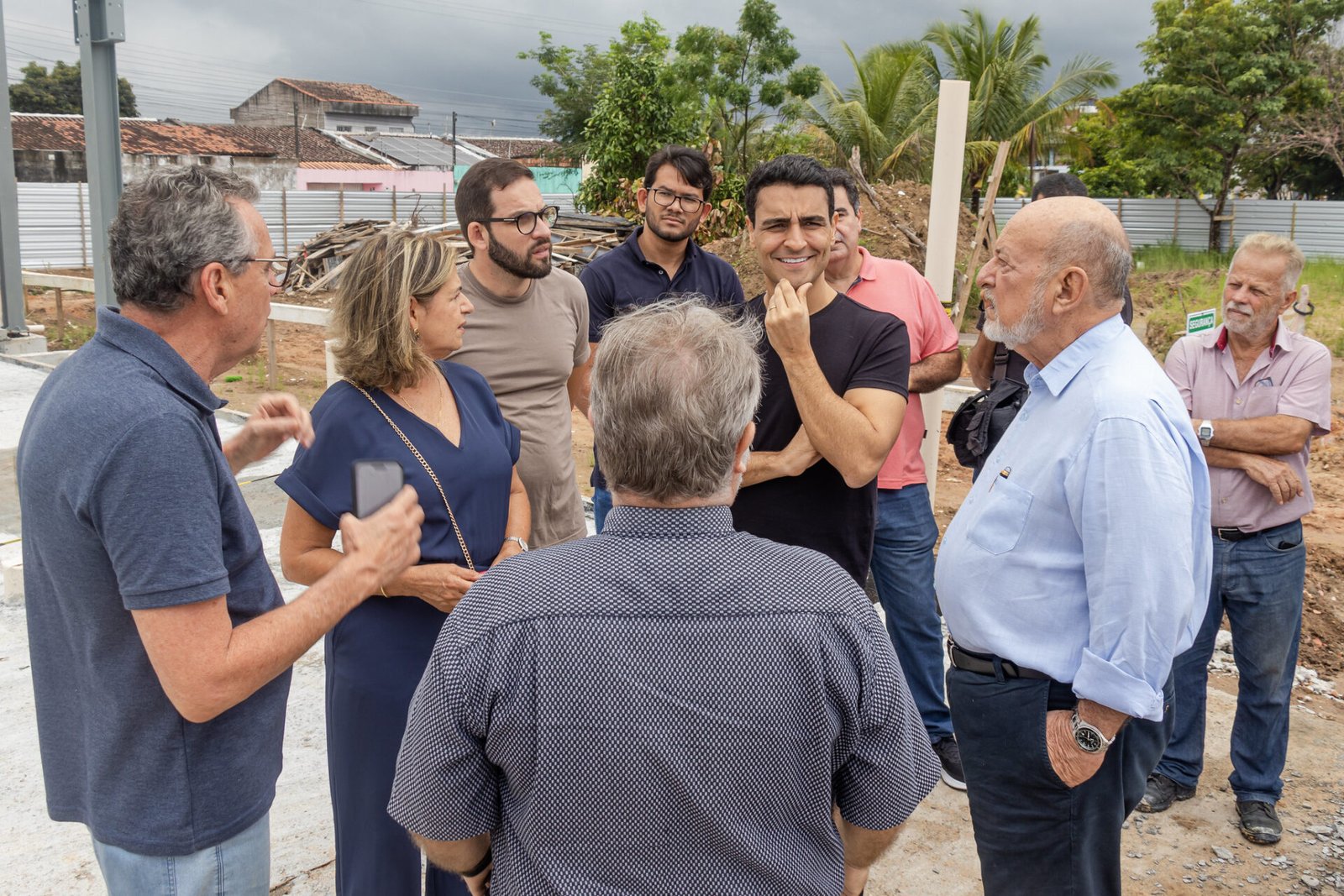 Em visita à Escola de Referência SESI/Município de Maceió, JHC anuncia auditório e ginásio