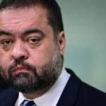 PF faz nova operação contra Cláudio Castro por aportes bilionários em fundos ligados ao Banco Master