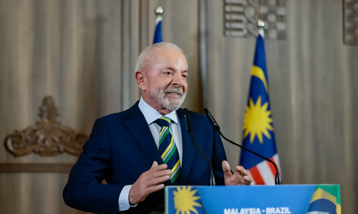 Lula diz estar otimista sobre acordo com EUA e prevê fim de tarifas sobre o Brasil