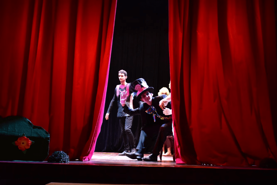 Penedo abre edital com R$ 50 mil para grupos de teatro locais