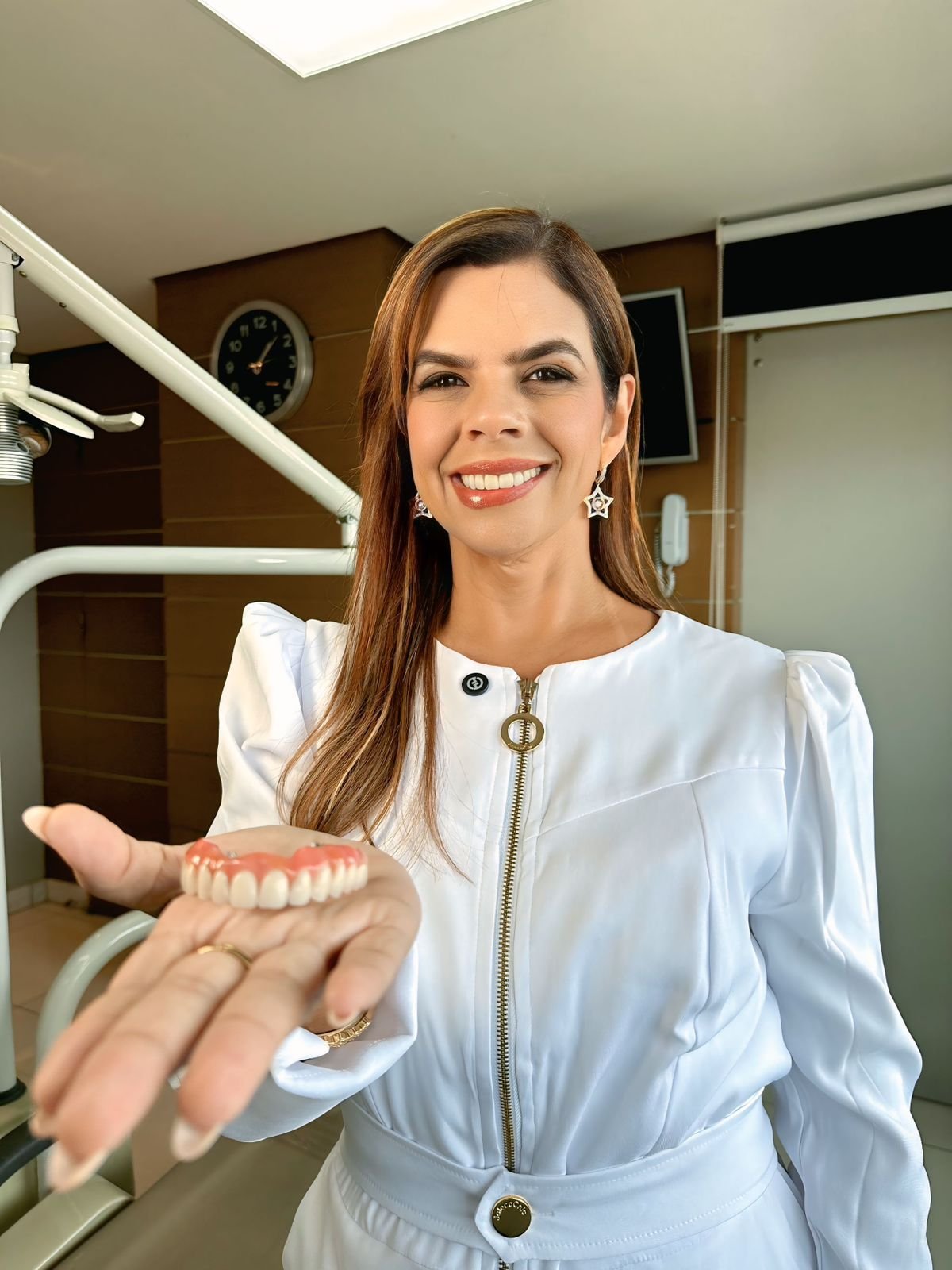 Saúde bucal negligenciada pode comprometer alimentação, autoestima e saúde do corpo, alerta especialista