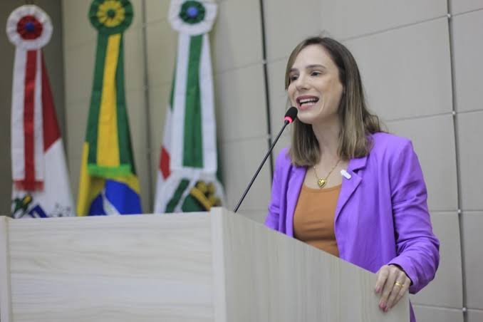 “Não vou me calar”: Olívia Tenório enfrenta misoginia de Leonardo Dias na Câmara de Maceió