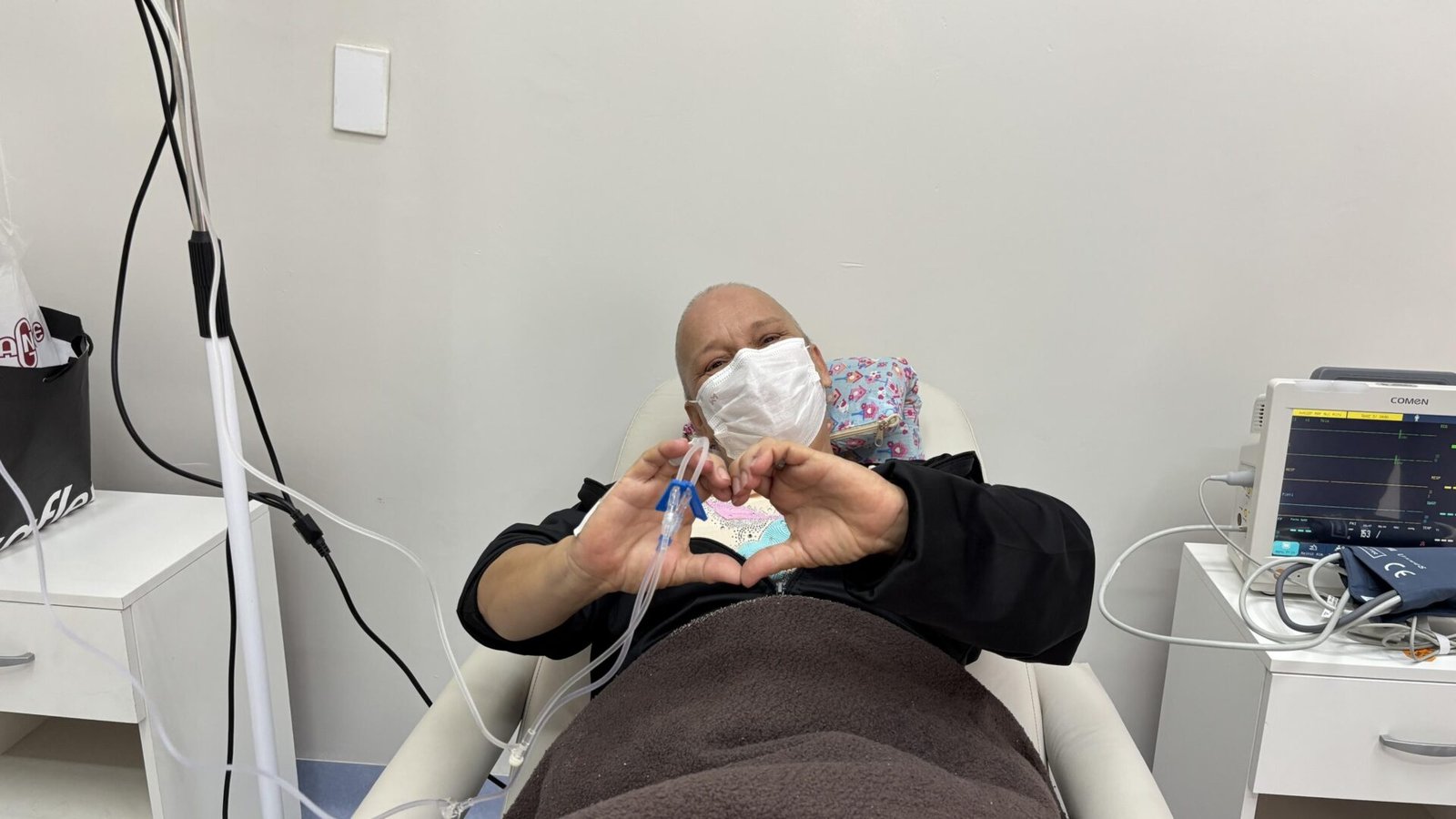 Paciente em tratamento contra o câncer no Hospital Metropolitano de Alagoas inspira outras mulheres