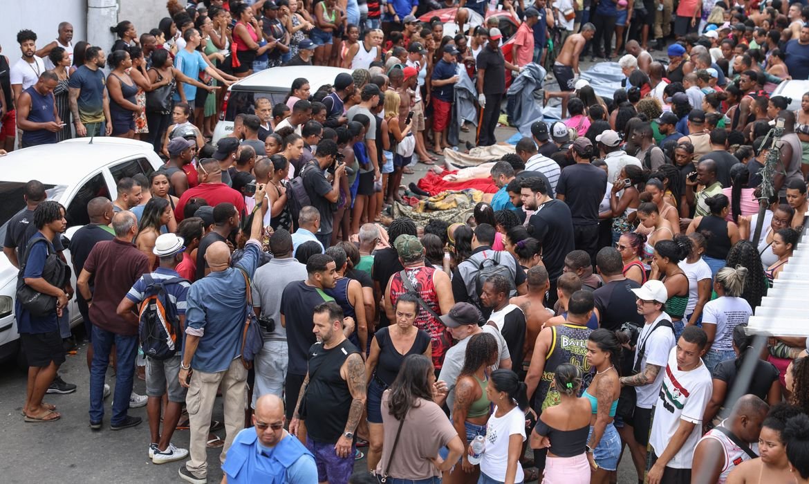 Rio em guerra: o espetáculo da morte que Cláudio Castro promove para tentar chegar ao Senado