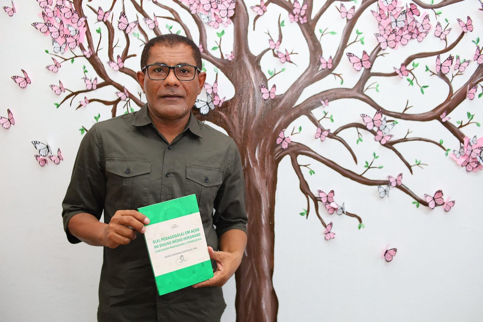 Servidores e estudantes da rede estadual de Alagoas lançam obras na Bienal do Livro