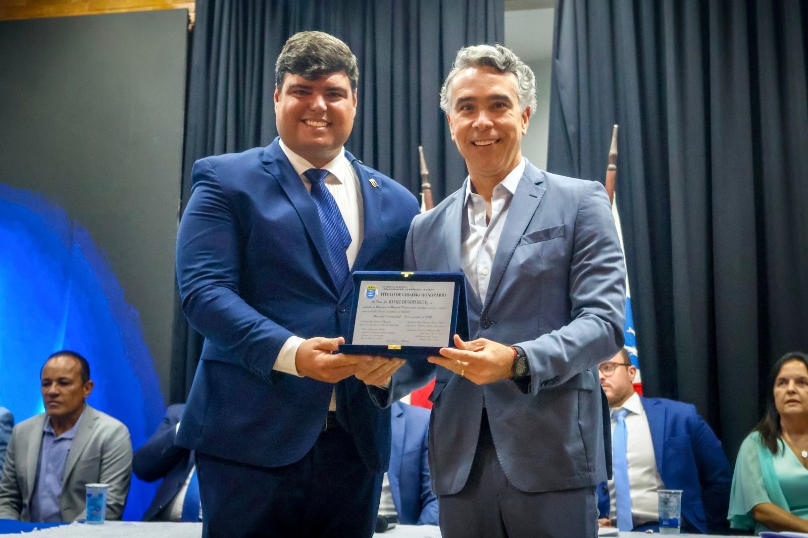 Rafael Brito recebe título de Cidadão Honorário em reconhecimento ao compromisso com o povo deodorense