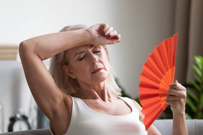 Novos remédios sem hormônio prometem aliviar fogachos na menopausa