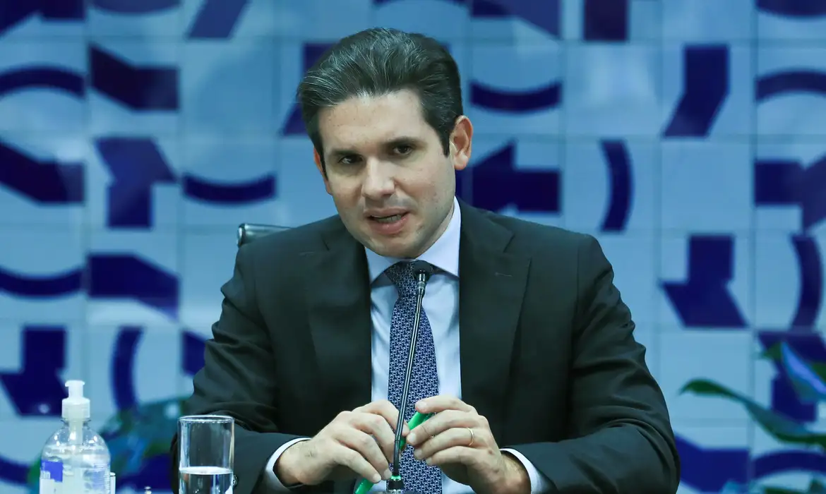 MPF abre apuração preliminar sobre suspeita de “rachadinha” no gabinete de Hugo Motta