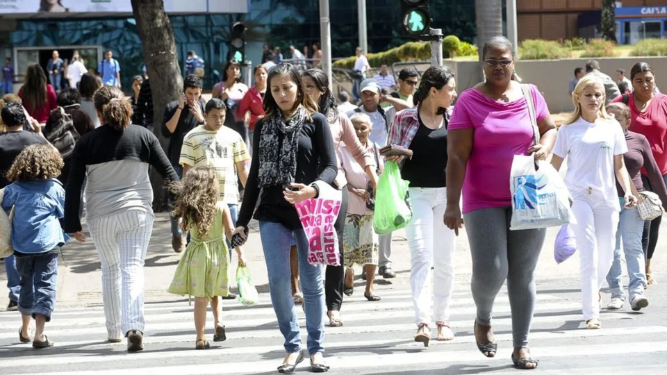 Brasil alcança menor nível de pobreza e desigualdade em 30 anos, revela Ipea