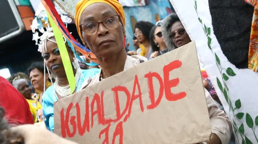 Um em cada três negros relata preconceito no comércio; 72% das situações são sutis