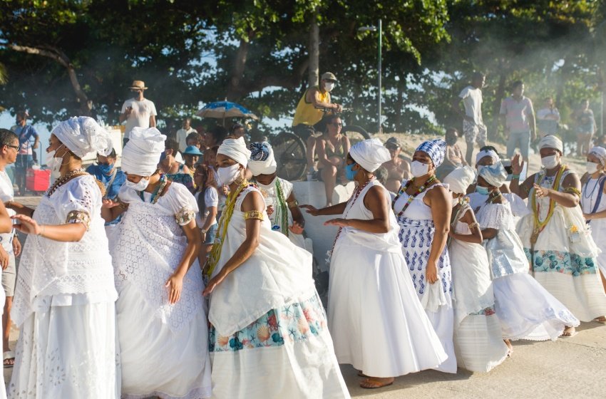 Festa das Águas reúne manifestações culturais na orla da Pajuçara